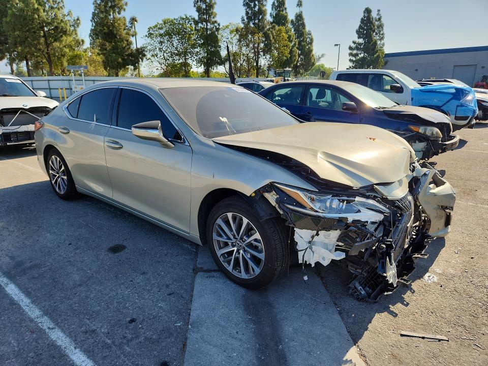 Zdjęcie 4 z aukcji – 2022 LEXUS ES 350 z VIN 58ACZ1B10NU124353
