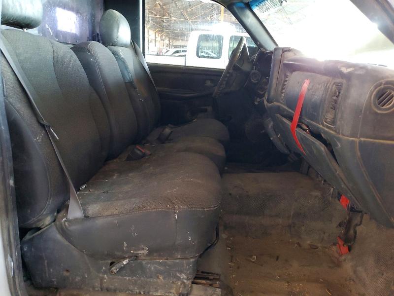 Photo 10 from auction – 2000 CHEVROLET SILVERADO with VIN 1GCEC14V3YE407477