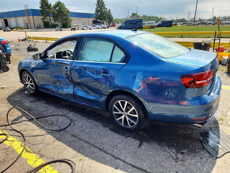 Photo 2 from auction – 2017 VOLKSWAGEN JETTA with VIN 3VWDB7AJ6HM383699