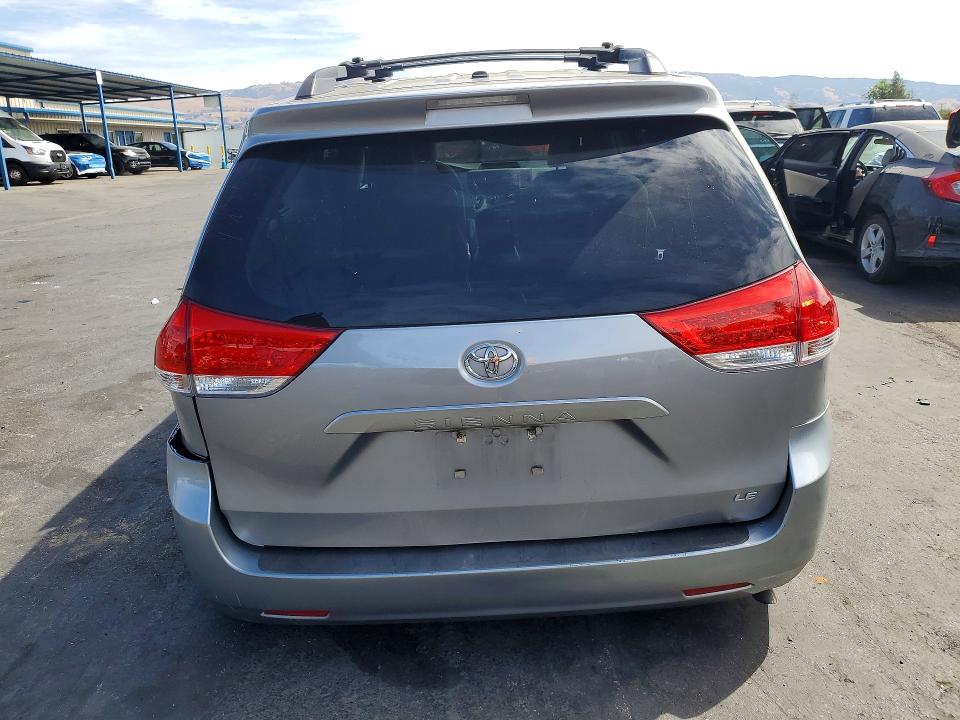 Photo 6 from auction – 2012 TOYOTA SIENNA with VIN 5TDKK3DC2CS239544