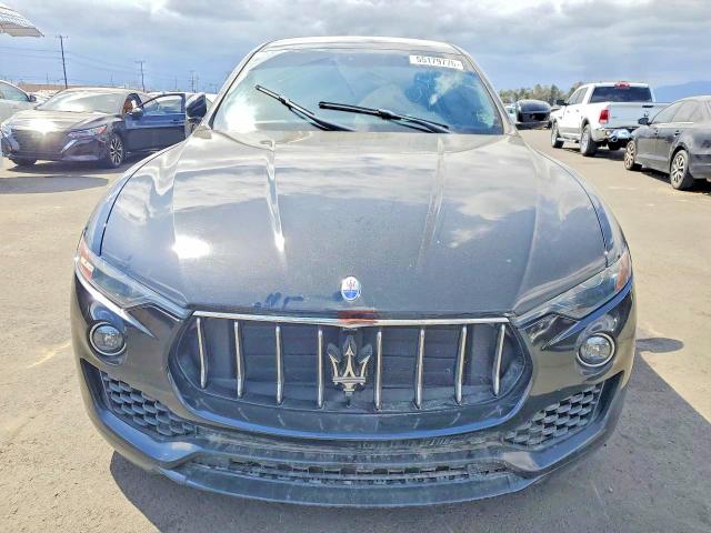 Photo 5 from auction – 2019 MASERATI LEVANTE with VIN ZN661XUA6KX322668