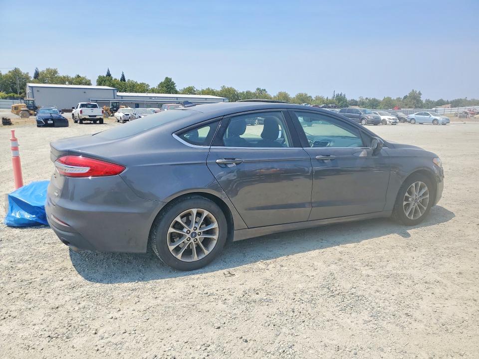 Photo 3 from auction – 2019 FORD FUSION with VIN 3FA6P0HD4KR135553