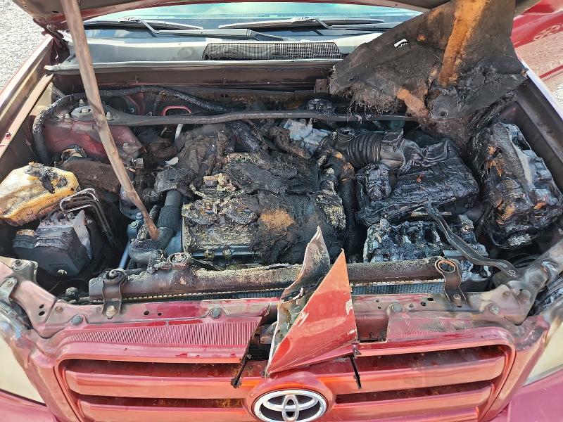Photo 12 from auction – 2004 TOYOTA HIGHLANDER with VIN JTEDP21A940036318