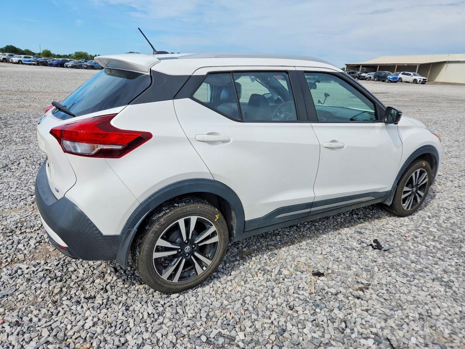 Снимка 3 от търг – 2019 NISSAN KICKS с VIN 3N1CP5CU0KL524410
