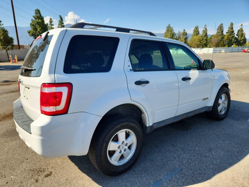 Photo 3 from auction – 2008 FORD ESCAPE with VIN 1FMCU03198KD86743