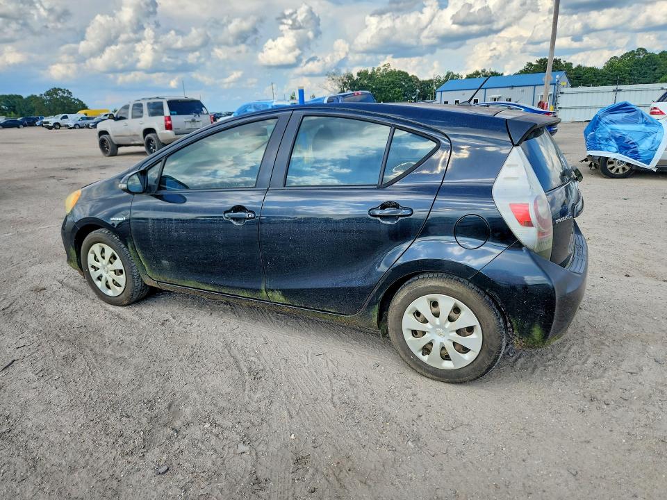 Photo 2 from auction – 2012 TOYOTA PRIUS C with VIN JTDKDTB3XC1008868