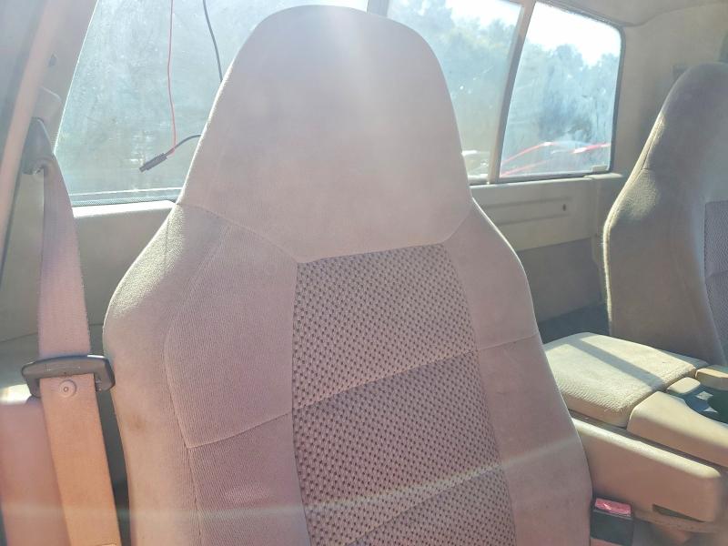 Photo 10 from auction – 2001 FORD F150 with VIN 3FTRF17W21MA65999