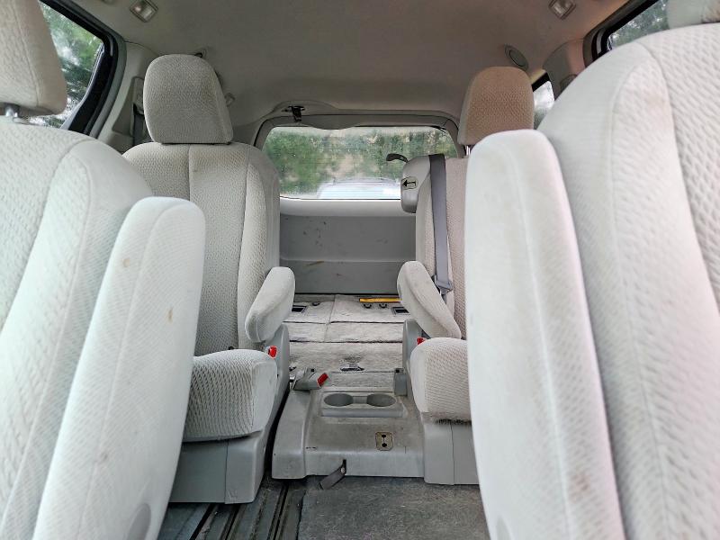 Photo 10 from auction – 2011 TOYOTA SIENNA with VIN 5TDKK3DCXBS065057