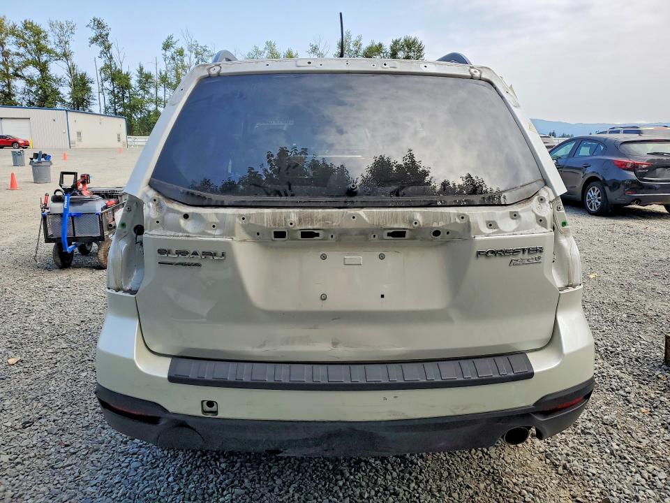 Photo 6 from auction – 2014 SUBARU FORESTER with VIN JF2SJAHC8EH423073