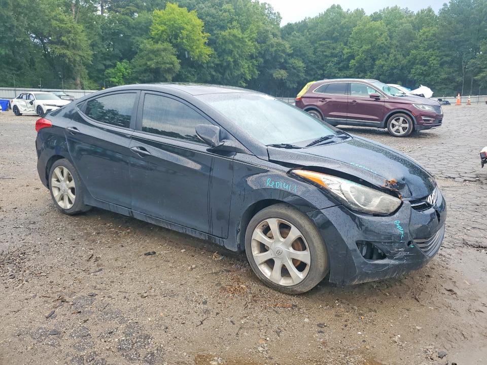 Photo 4 from auction – 2011 HYUNDAI ELANTRA with VIN 5NPDH4AE9BH075944