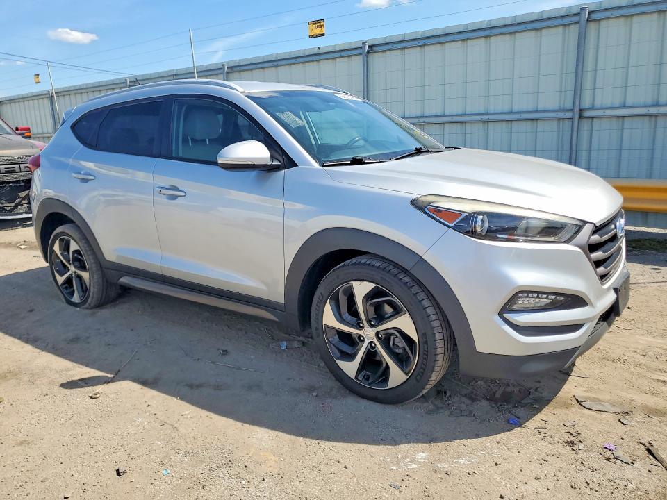 Photo 4 from auction – 2016 HYUNDAI TUCSON with VIN KM8J33A24GU060519