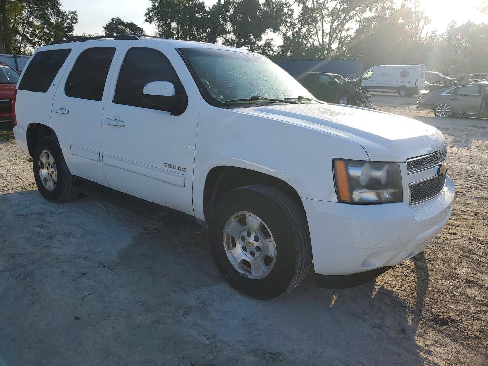 Photo 4 from auction – 2013 CHEVROLET TAHOE with VIN 1GNSCBE06DR247357