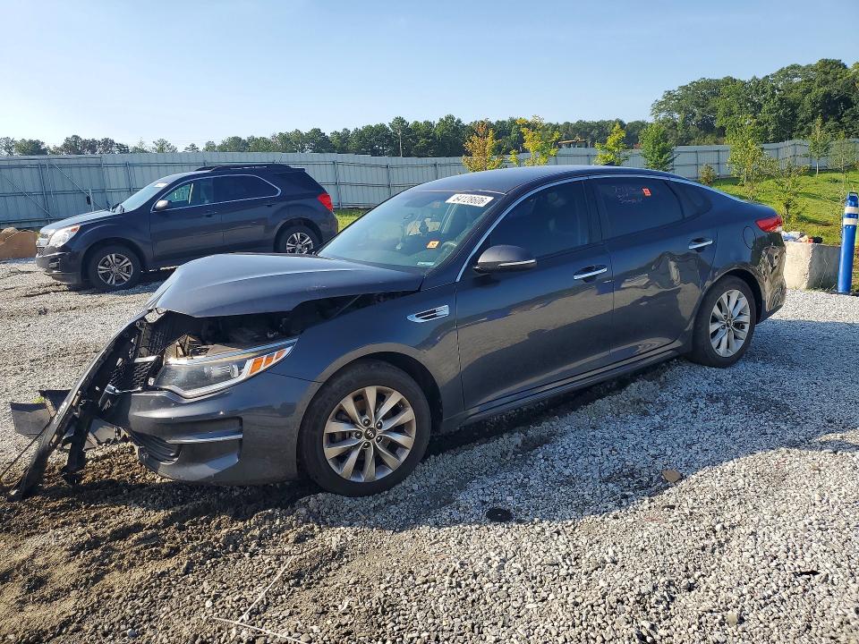 KIA OPTIMA 2017 with VIN 5XXGT4L33HG133364 - Photo from auction