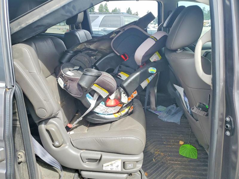 Photo 11 from auction – 2016 HONDA ODYSSEY with VIN 5FNRL5H64GB025497