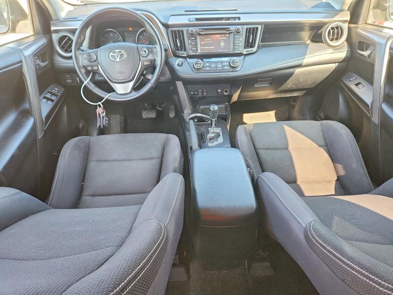 Zdjęcie 8 z aukcji – 2018 TOYOTA RAV4 z VIN JTMRFREV8JJ229892