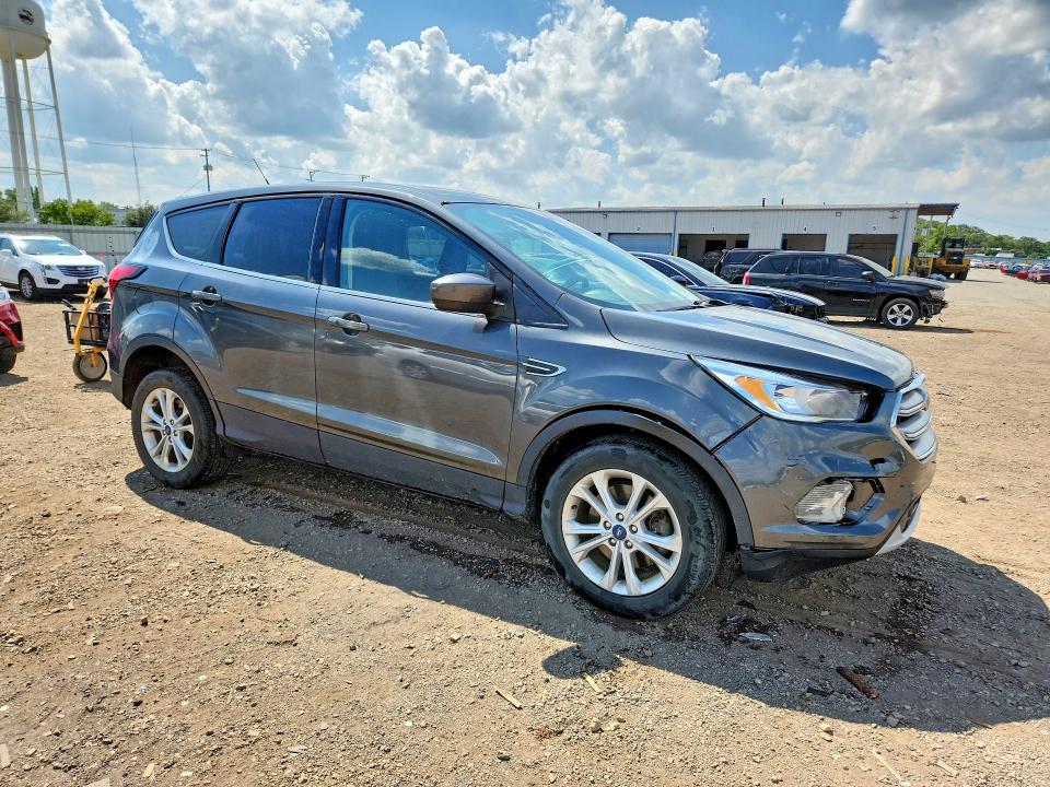 Foto 4 de la subasta – 2019 FORD ESCAPE con VIN 1FMCU9GD9KUB17694