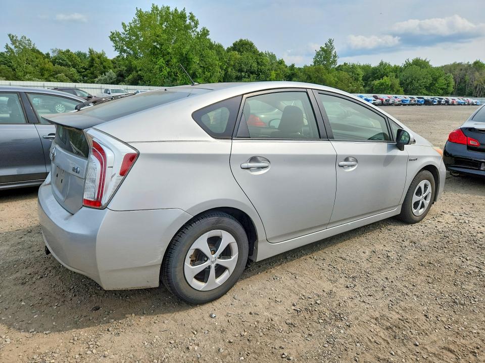 Photo 3 from auction – 2013 TOYOTA PRIUS with VIN JTDKN3DU9D1674849