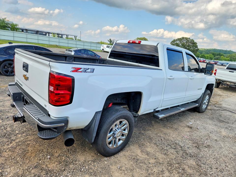 Photo 3 from auction – 2018 CHEVROLET SILVERADO with VIN 1GC1KVEYXJF240827