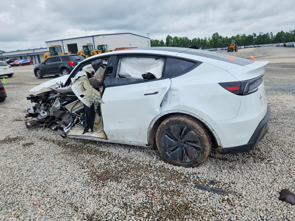 Photo 2 from auction – 2026 TESLA MODEL Y with VIN 7SAYGDED8TF375676