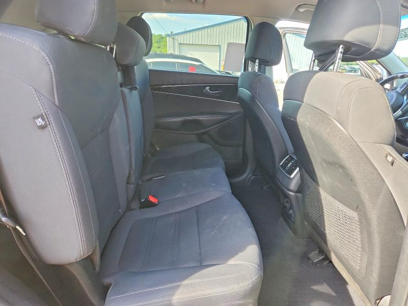 Photo 11 from auction – 2017 KIA SORENTO with VIN 5XYPGDA32HG210745