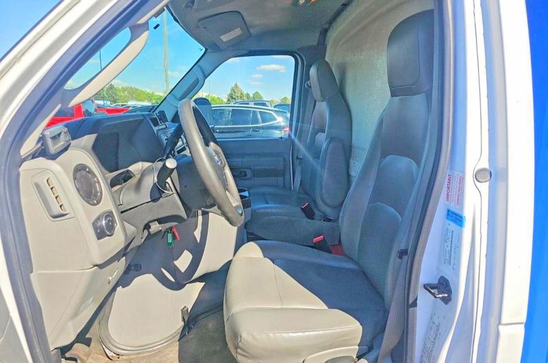 Photo 12 from auction – 2023 FORD ECONOLINE with VIN 1FDWE3FK9PDD31812