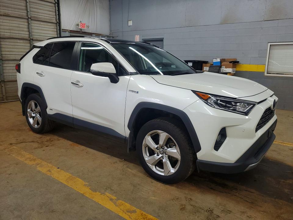 Photo 4 from auction – 2021 TOYOTA RAV4 with VIN 4T3D6RFV7MU046465
