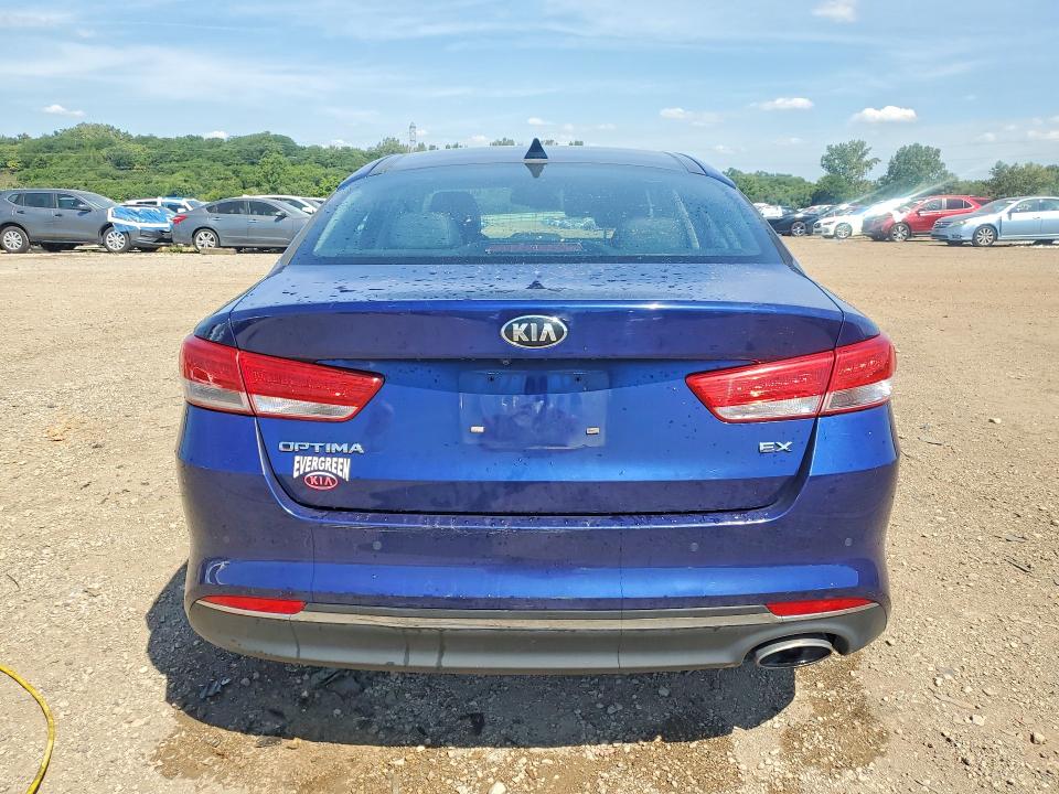 Photo 6 from auction – 2017 KIA OPTIMA with VIN 5XXGU4L31HG152279