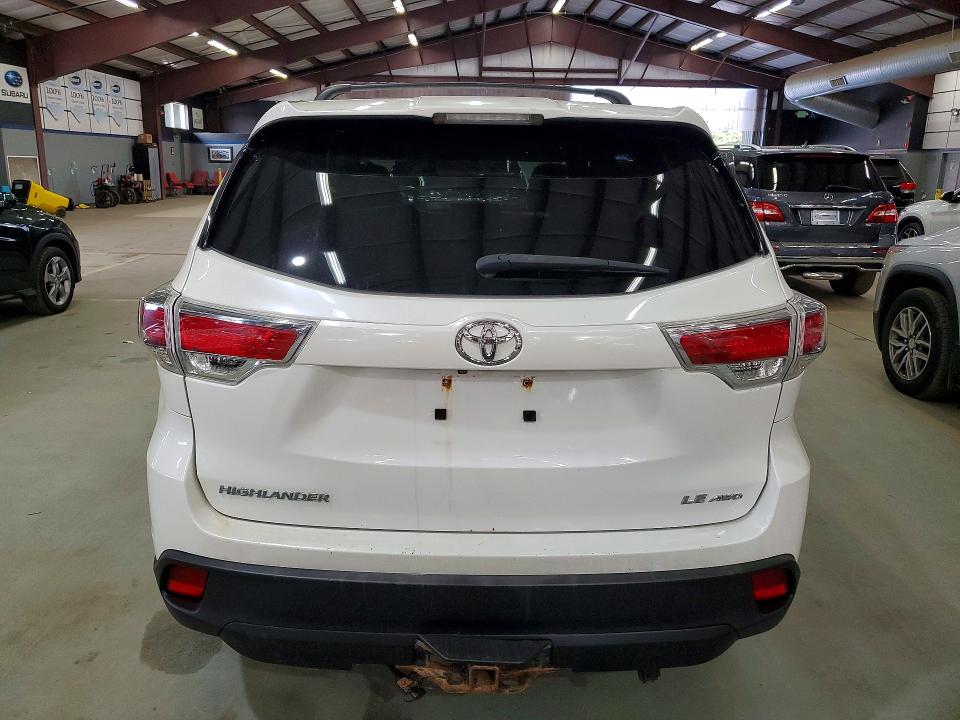 Photo 6 from auction – 2015 TOYOTA HIGHLANDER with VIN 5TDBKRFHXFS211474