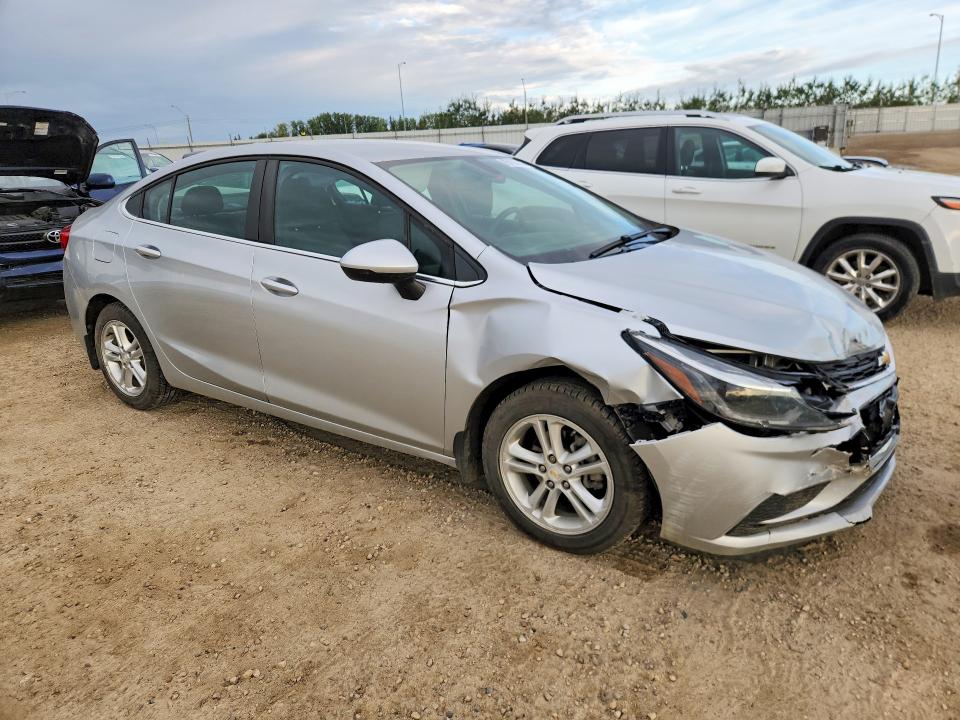 Photo 4 from auction – 2018 CHEVROLET CRUZE with VIN 1G1BE5SM2J7150281