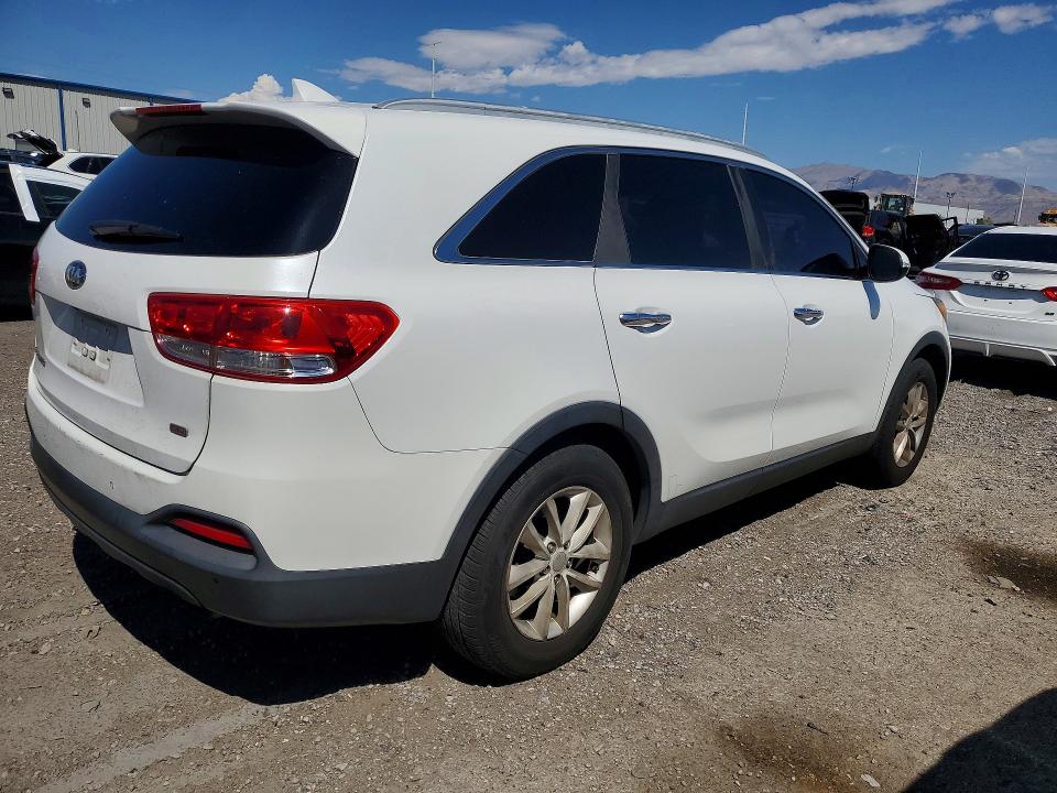 Photo 3 from auction – 2016 KIA SORENTO with VIN 5XYPG4A34GG085472