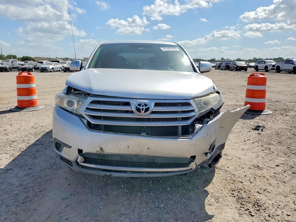 Photo 5 from auction – 2011 TOYOTA HIGHLANDER with VIN 5TDZK3EH3BS025914