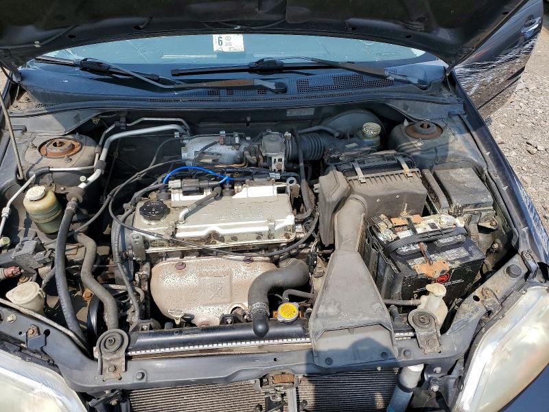Снимка 11 от търг – 2002 MITSUBISHI LANCER с VIN JA3AJ36E52U053776