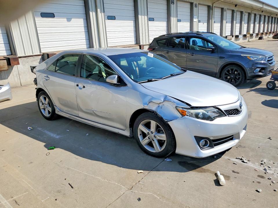 Zdjęcie 4 z aukcji – 2014 TOYOTA CAMRY z VIN 4T1BF1FK4EU434553