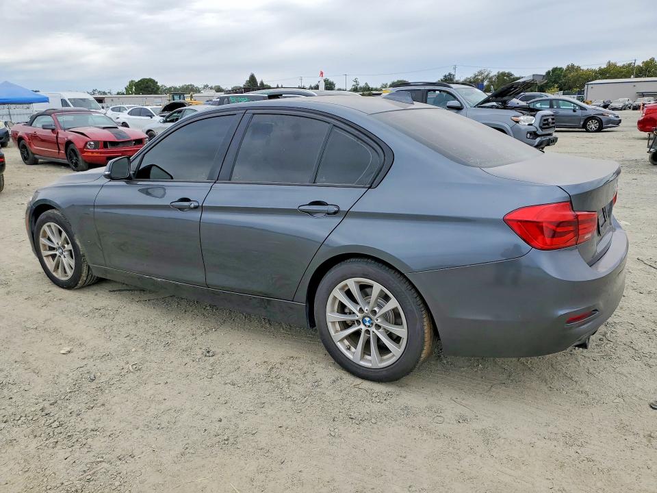 Photo 2 from auction – 2018 BMW 320 with VIN WBA8E1G5XJNU92677