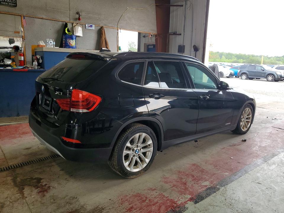 Photo 3 from auction – 2015 BMW X1 with VIN WBAVL1C56FVY28265