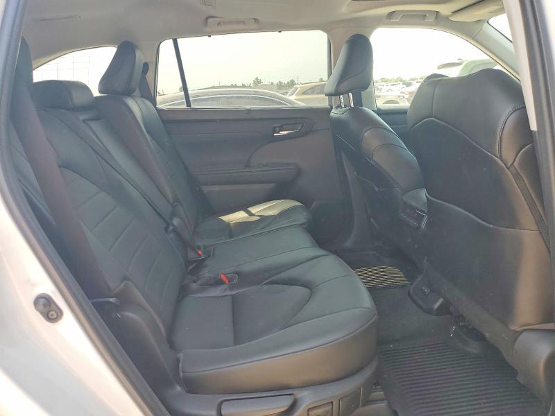 Photo 11 from auction – 2022 TOYOTA HIGHLANDER with VIN 5TDGZRBH4NS577002
