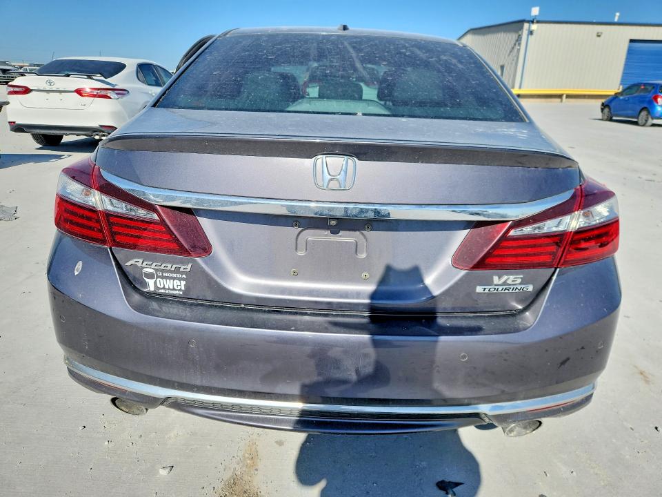 Photo 6 from auction – 2016 HONDA ACCORD with VIN 1HGCR3F98GA028080