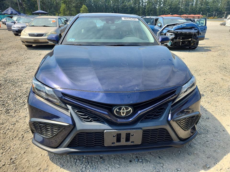 Photo 5 from auction – 2022 TOYOTA CAMRY with VIN 4T1G11BK7NU059901