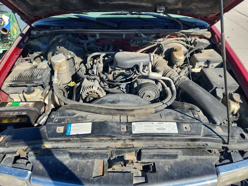 Photo 12 from auction – 1998 CHEVROLET BLAZER with VIN 1GNDT13W2W2135788