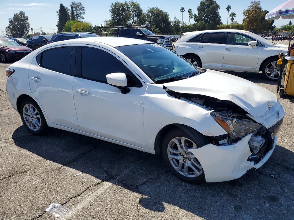 Photo 4 from auction – 2016 SCION IA with VIN 3MYDLBZV0GY141364
