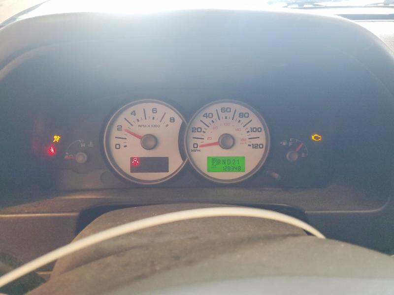 Photo 9 from auction – 2005 FORD ESCAPE with VIN 1FMYU93165KA67418