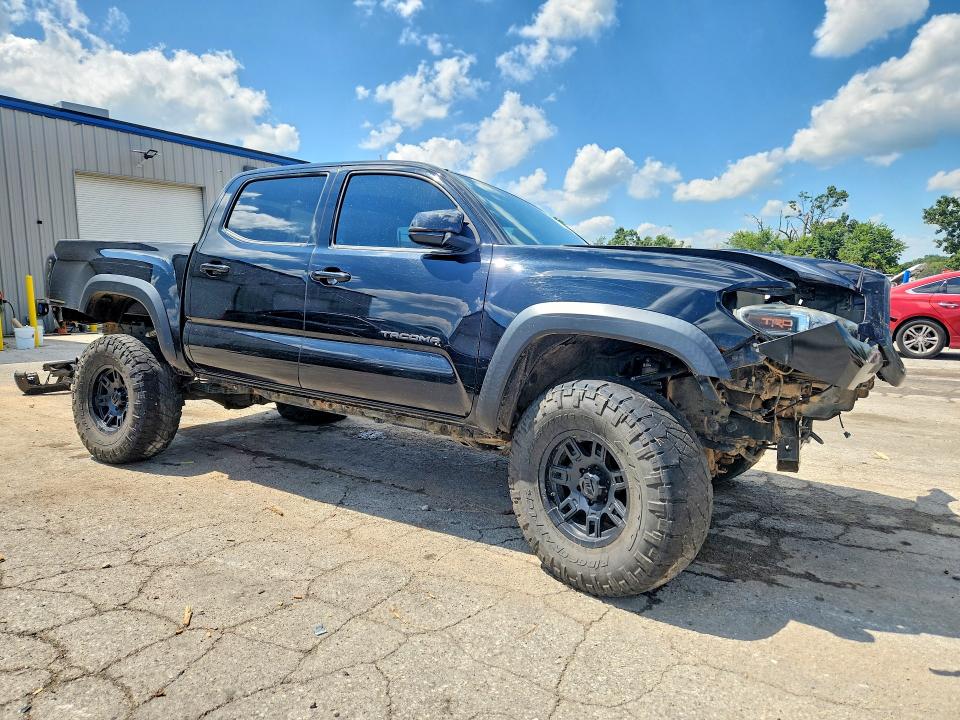 Photo 4 from auction – 2016 TOYOTA TACOMA with VIN 3TMCZ5AN2GM012622
