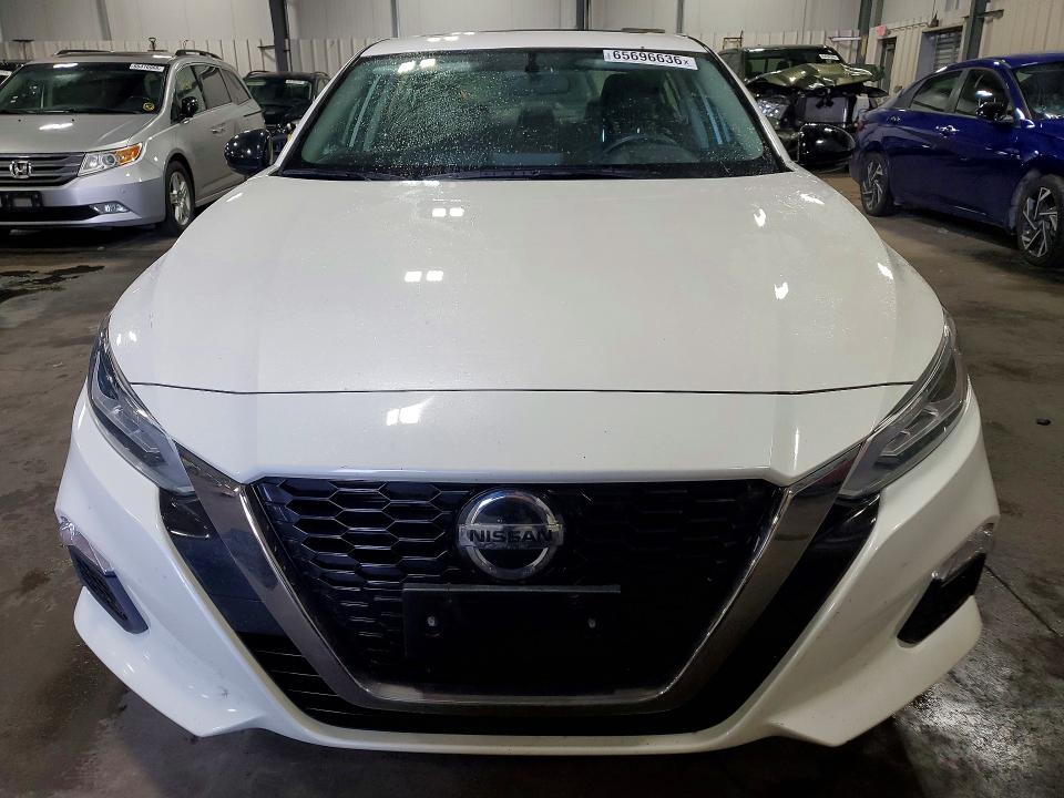 Photo 5 from auction – 2019 NISSAN ALTIMA with VIN 1N4BL4CW0KC154531