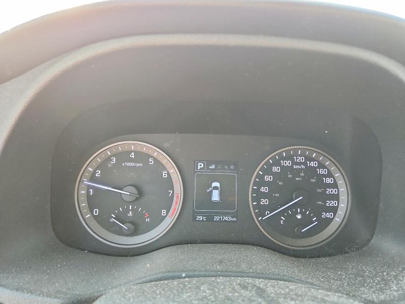 Photo 9 from auction – 2017 HYUNDAI TUCSON with VIN KM8J3CA40HU402759