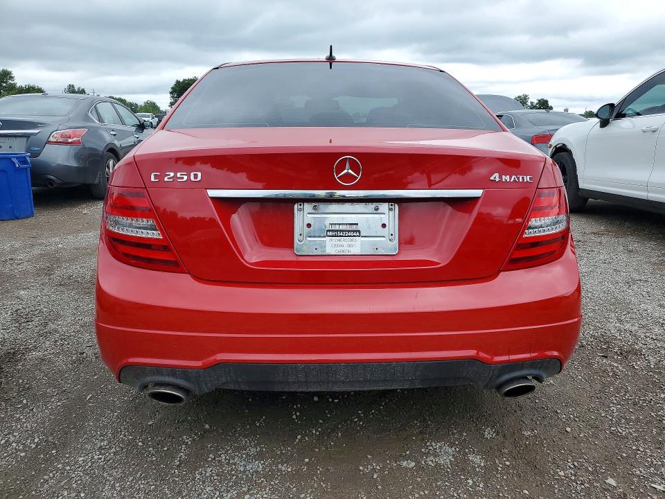 Photo 6 from auction – 2012 MERCEDES-BENZ C with VIN WDDGF8FB7CA689754