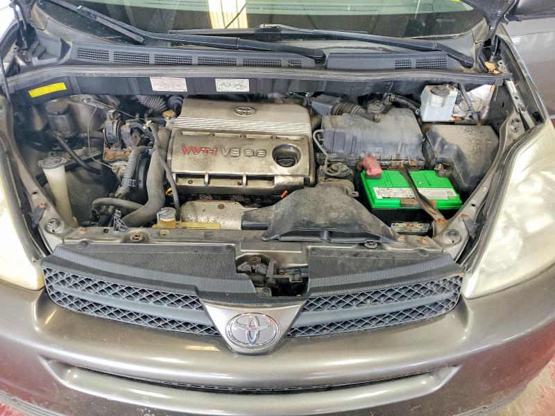 Photo 12 from auction – 2004 TOYOTA SIENNA with VIN 5TDZA23C04S161876