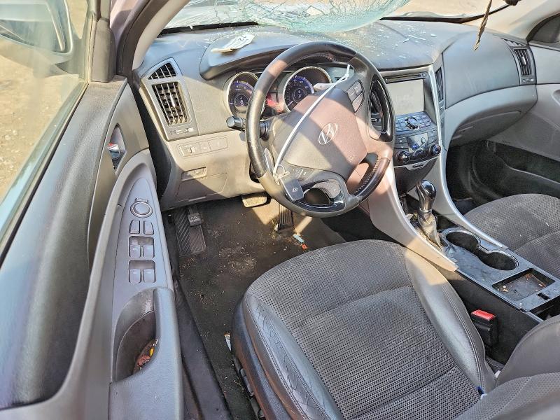 Photo 8 from auction – 2012 HYUNDAI SONATA with VIN 5NPEC4AC2CH393570