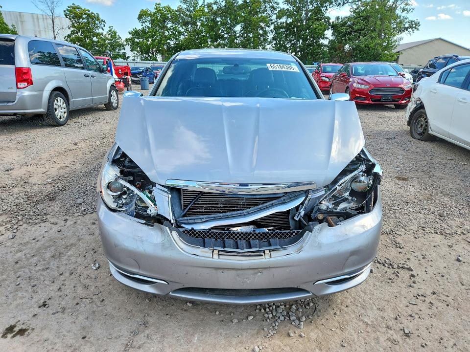 Photo 5 from auction – 2014 CHRYSLER 200 with VIN 1C3CCBCG2EN156788