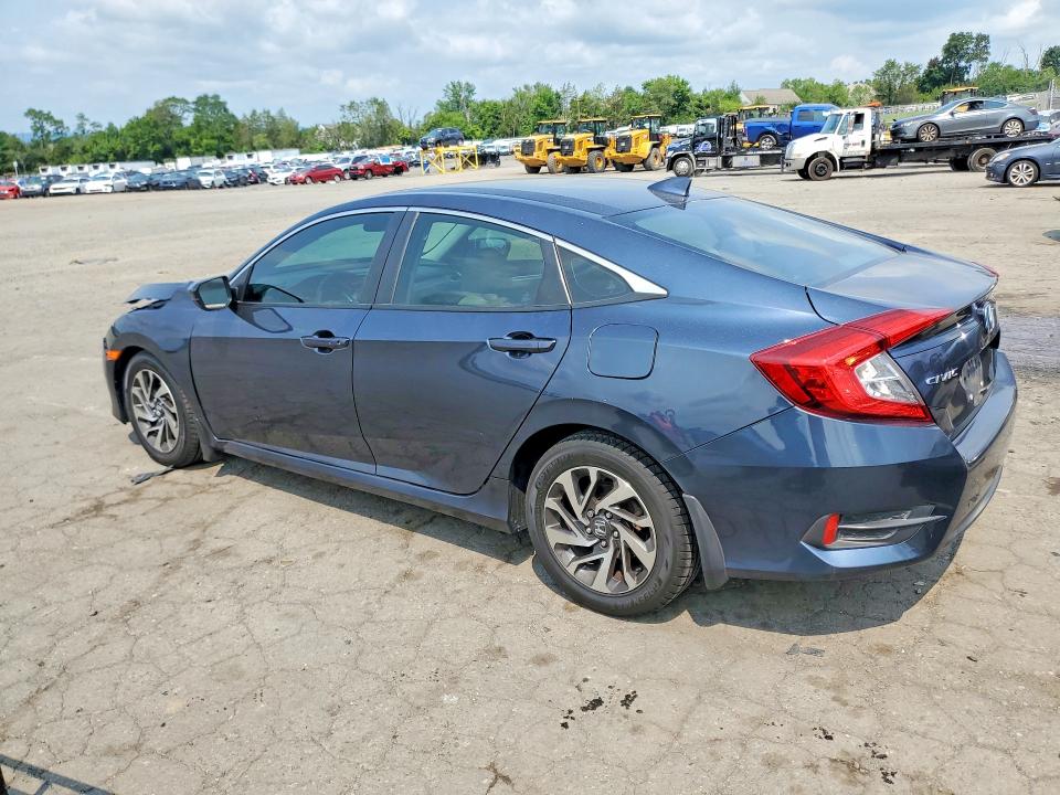 Photo 2 from auction – 2017 HONDA CIVIC with VIN 19XFC2F78HE039066