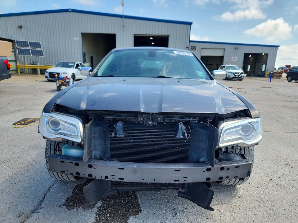 Photo 5 from auction – 2018 CHRYSLER 300 with VIN 2C3CCAEG8JH193743
